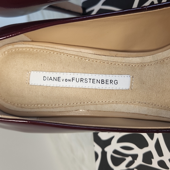 Diane Von Furstenberg bordeaux patent leather pumps - Picture 6 of 17